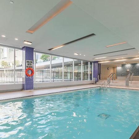 Апартаменти Gorgeous 1Br W/Parking Across The Scotiabank Arena Торонто Екстер'єр фото